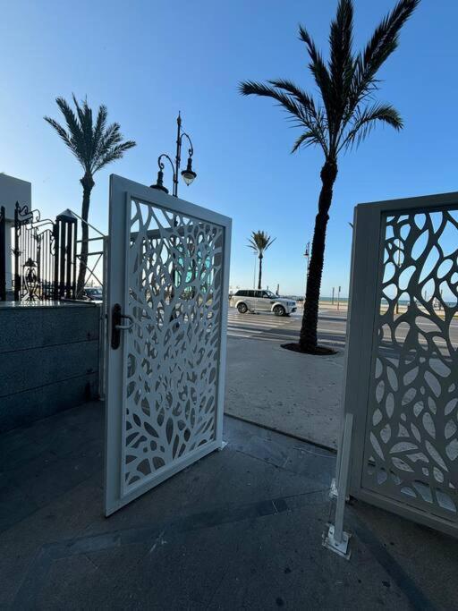 Lumineux Front De Avec Piscine Apartment Tangier